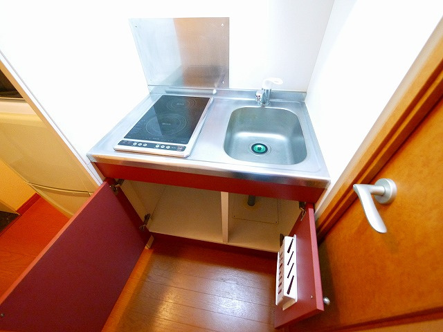 レオパレスプルメリアのキッチン|お料理しやすいキッチンです