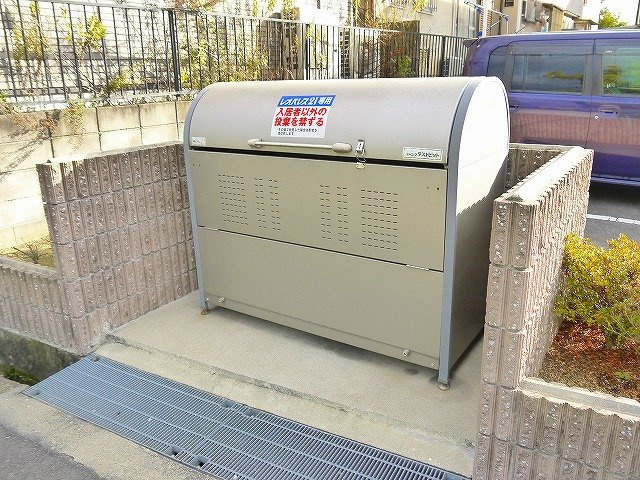 レオパレスプルメリアのその他共用部分|敷地内にゴミ置き場完備