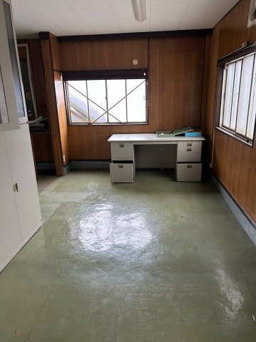 約１３０坪の２階建てシャッター付き工場◆即引渡し可能◆南区吉祥院這登中町の内装|内装