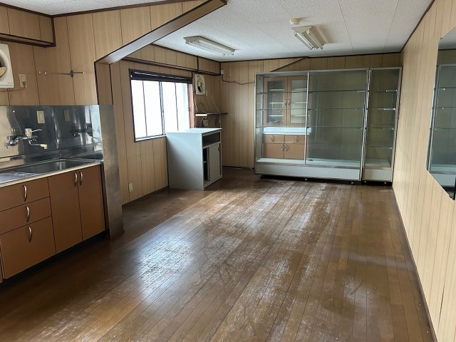約１３０坪の２階建てシャッター付き工場◆即引渡し可能◆南区吉祥院這登中町の内装|内装