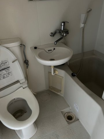 約１３０坪の２階建てシャッター付き工場◆即引渡し可能◆南区吉祥院這登中町の浴室|ユニットバス