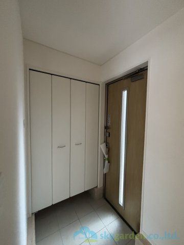 秦野市栄町第1　新築戸建　全6棟5号棟の玄関
