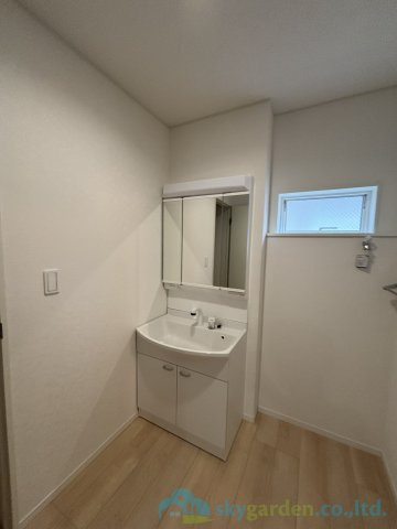秦野市栄町第1　新築戸建　全6棟5号棟の独立洗面台