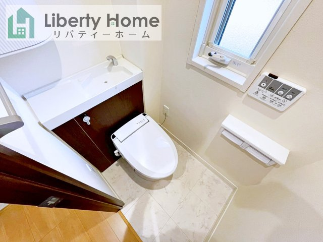 土浦市乙戸　中古戸建のトイレ