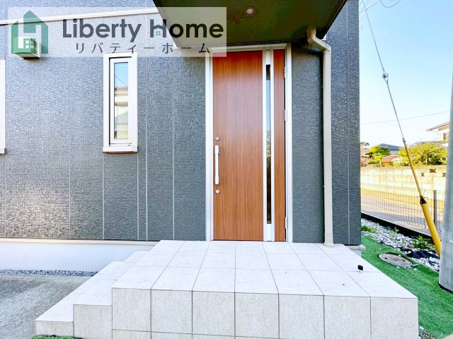 土浦市乙戸　中古戸建のエントランス