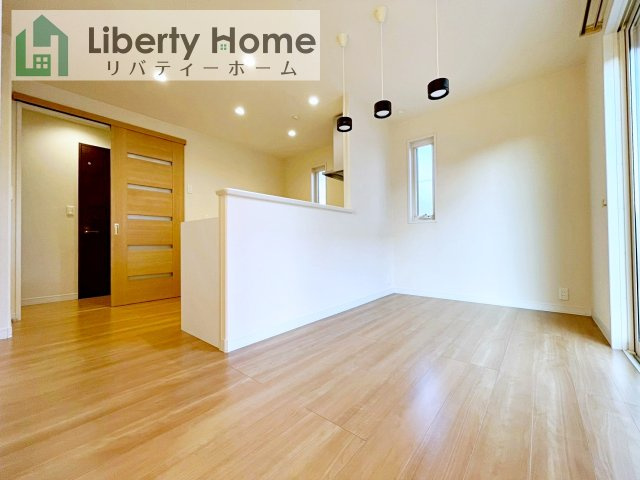 土浦市乙戸　中古戸建の居間・リビング