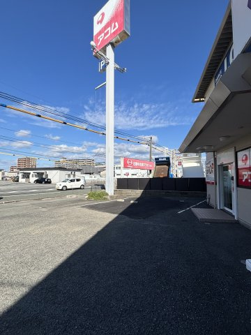 ウエッチビルの駐車場