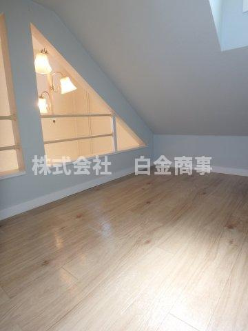 テラスハウス若葉B棟の内装|グルニエ