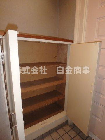 テラスハウス若葉B棟の収納