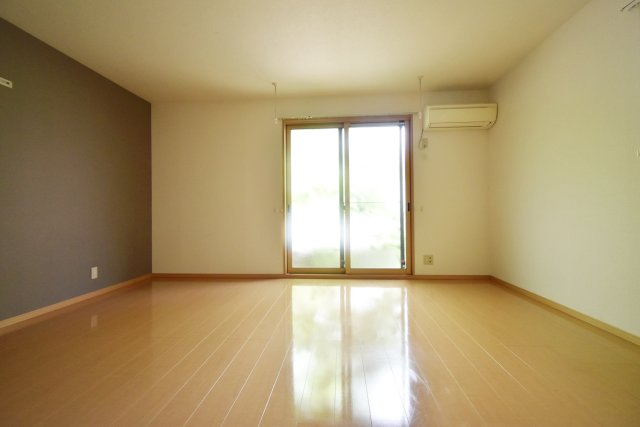 ピュアコート甲子園の居間・リビング