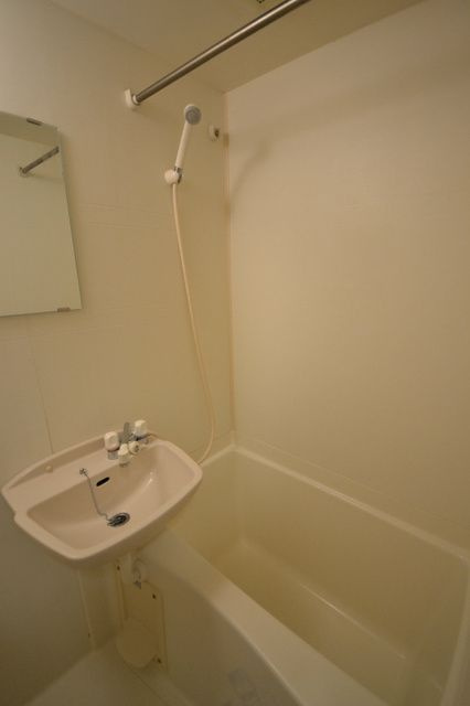 スカイコート文京白山の浴室|シャワー付き