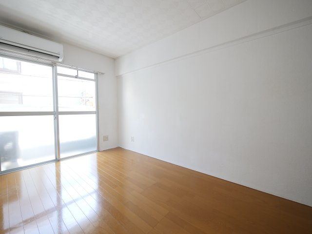 伊福ビューアレイの洋室