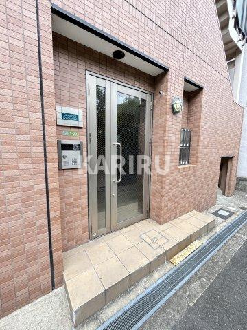クロスヴィーチェ京橋 のエントランス