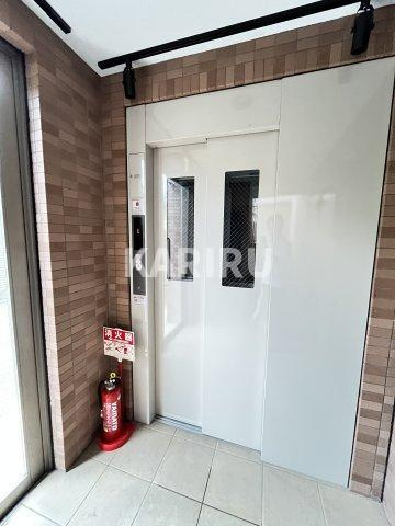 クロスヴィーチェ京橋 のロビー