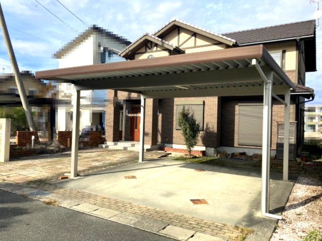 高島市安曇川町上小川中古戸建の駐車場