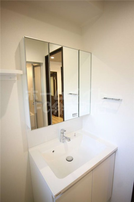 【洗面所】 | ポートヴィラ弁天 | 脱衣スペースもあります