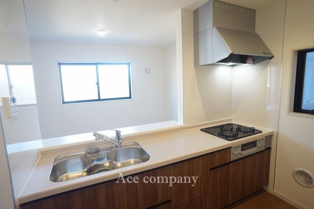 【キッチン】 | 東大阪市大蓮北4丁目　【4号棟/全5棟】 | 【浄水器付きのシステムキッチン☆3口ガスコンロ☆】