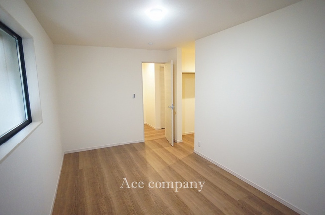 【内装】 | 東大阪市大蓮北4丁目　【4号棟/全5棟】 | 【1階：ストレージルーム7.5帖】ウォークインクローク完備です♪