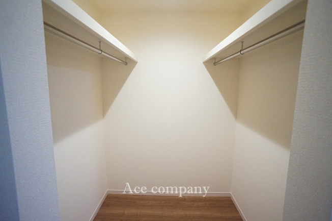 【収納】 | 東大阪市大蓮北4丁目　【4号棟/全5棟】 | 【1階：ストレージルーム7.5帖】のウォークインクローク内♪床下収納付きです♪