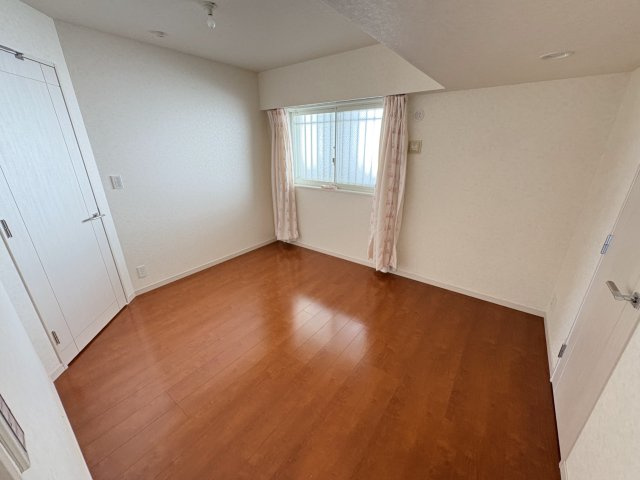 アデニウム真鶴の洋室