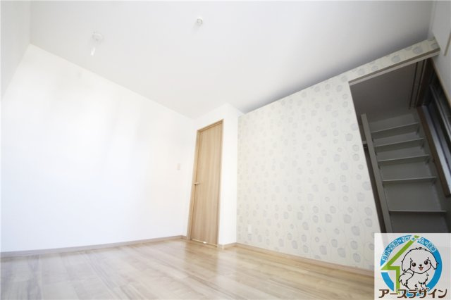 タウニィ・尾上の洋室