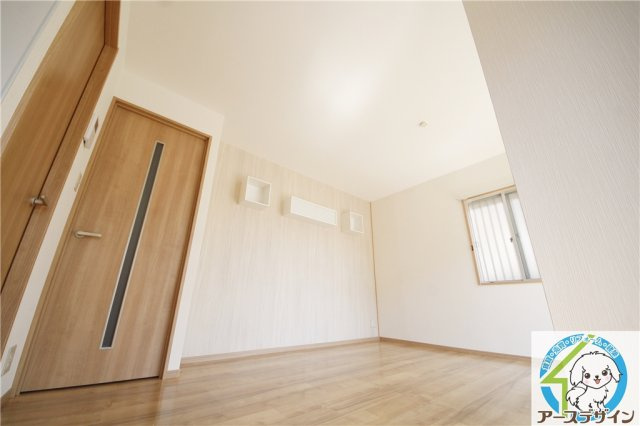 タウニィ・尾上の洋室