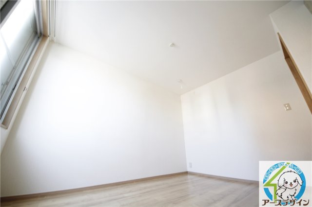 タウニィ・尾上の寝室