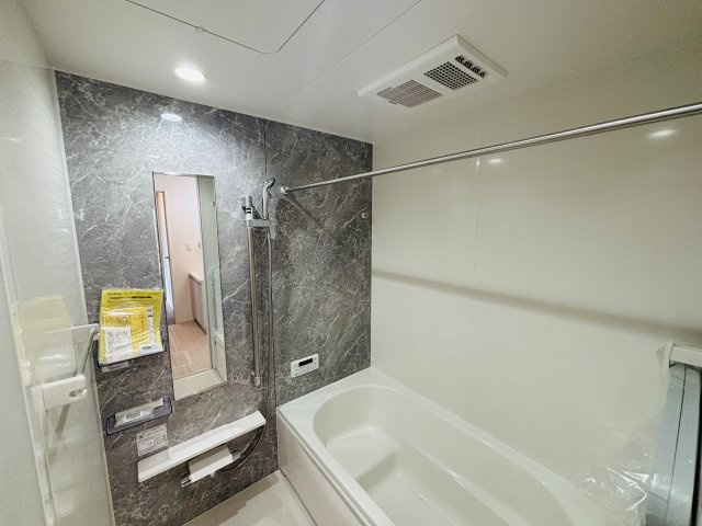 GRAFARE高浜市神明町2期｜名古屋市の戸建ならホームアップの浴室|浴室乾燥機付きで雨の日のお洗濯もラクラク♪