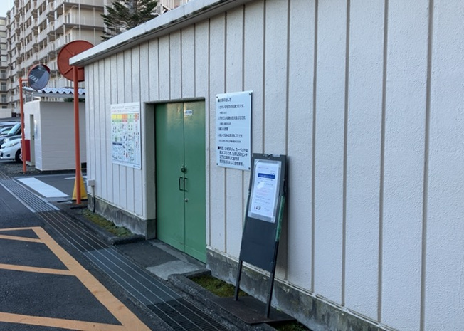 【設備】 | 本厚木スカイハイツ | 共有部分は、住民なら誰もが使える設備のこと。例えば駐車場やエレベーター、インターネット設備、セキュリティ設備などがあります。他にも、マンションの廊下・外部階段やエントランス・ゴミ置き場などがあります。