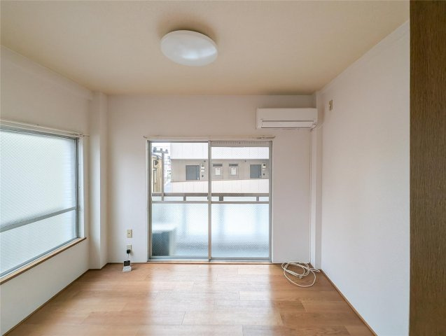 小沢マンションの居間・リビング