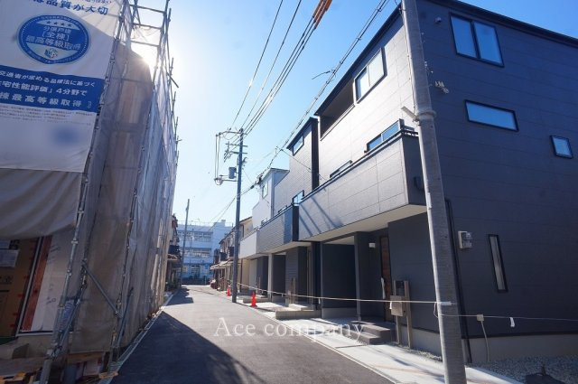 【前面道路含む現地写真】 | 東大阪市大蓮北4丁目　【3号棟/全5棟】 | 【前面道路：幅員4ｍ】小学校徒歩1分♪中学校徒歩4分♪お買い物徒歩4分圏内です♪