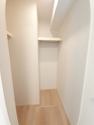 【収納】 | メゾンエレガンテ | たっぷり収納ウォークインクローゼット