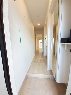 【玄関】 | メゾンエレガンテ | カウンター付下駄箱