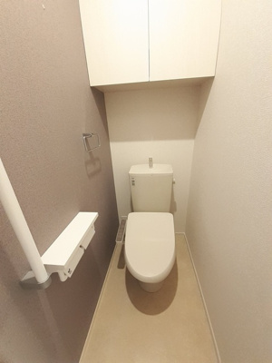 【トイレ】 | メゾンエレガンテ | 温水洗浄便座付き