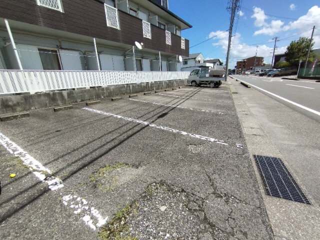 アーバンハイツの駐車場