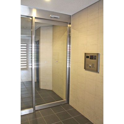 【エントランス】 | アヴィニティー両国