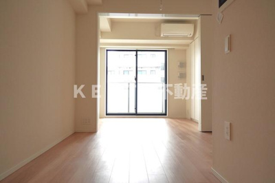 【居間・リビング】 | Ｊ．ＧＲＡＮ　Ｃｏｕｒｔ　品川西大井ＷＥＳＴ | ゆったり過ごせる居間です