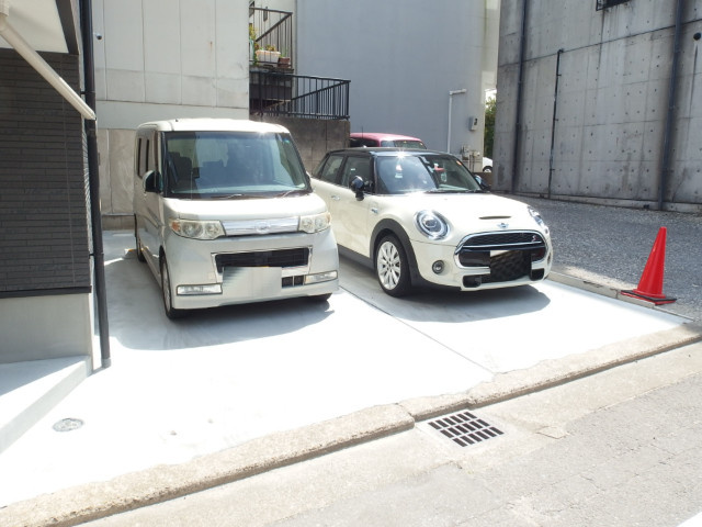 ビスタライン康生通西の駐車場
