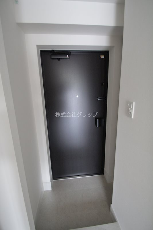 クラリッサ横浜ロッソの玄関