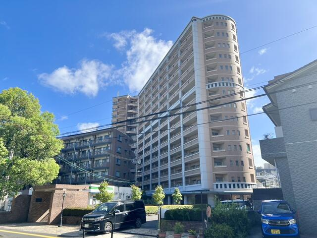 ロフティ郡元駅前の画像