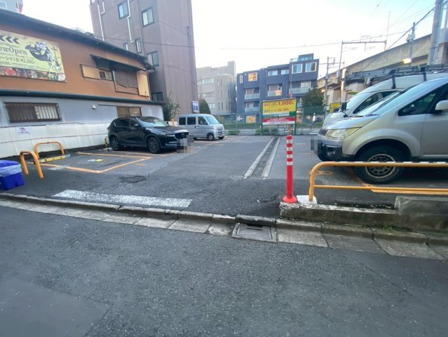 ＬＥＯ伍拾四番館の駐車場