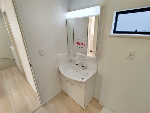 【独立洗面台】 | 富士見市東みずほ台第５　全４棟　３号棟 | 忙しい朝に便利なシャワー付き洗面台