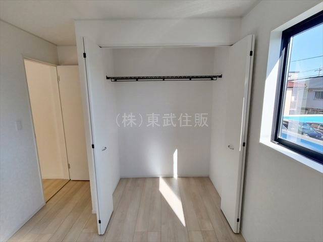 【収納】 | 富士見市東みずほ台第５　全４棟　３号棟 | 2階南側5.75帖洋室の収納です