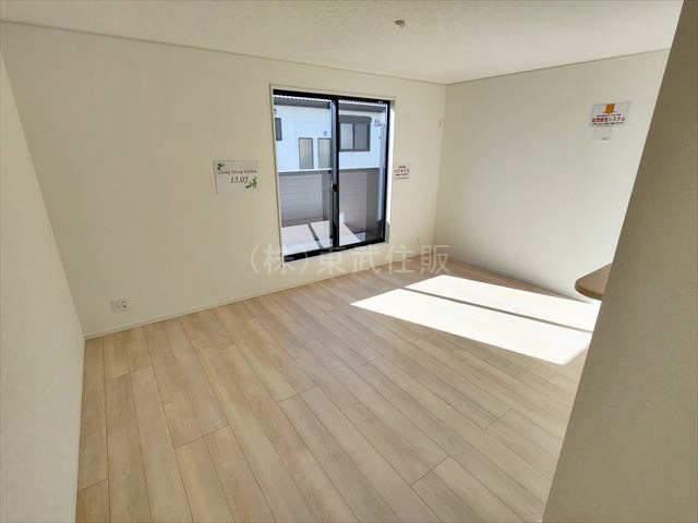 【居間・リビング】 | 富士見市東みずほ台第５　全４棟　３号棟 | ご家族が自然と集まるリビングです