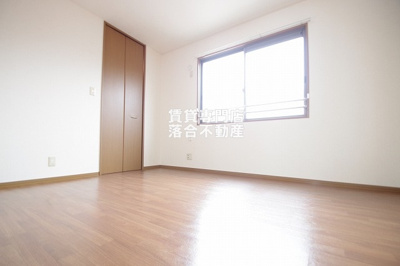 【寝室】 | カーサベルデB | 寝室にピッタリな居室