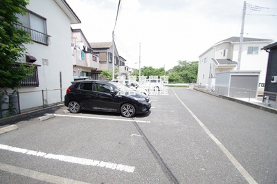 【駐車場】 | カーサベルデB | 敷地内駐車場完備