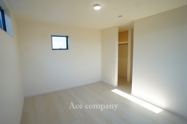 【寝室】 | 東大阪市大蓮北4丁目　【5号棟/全5棟】 | 【3階：ゆったり洋室8.63帖♪】ウォークインクローク完備です！