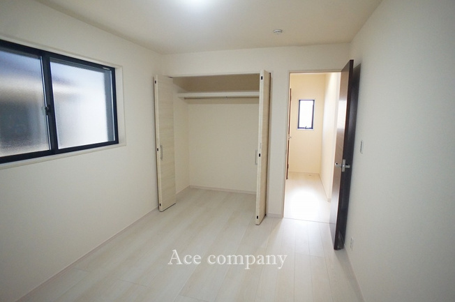 【内装】 | 東大阪市大蓮北4丁目　【5号棟/全5棟】 | 【1階：ストレージルーム6帖】クローゼット完備です♪