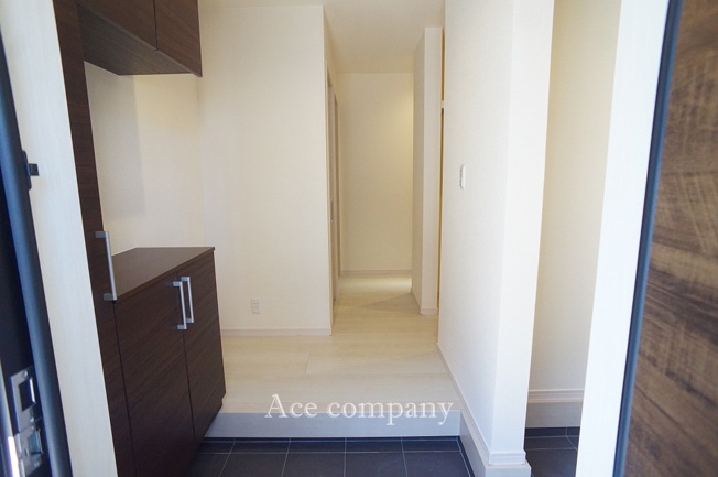 【玄関】 | 東大阪市大蓮北4丁目　【5号棟/全5棟】 | シューズボックス付きです♪