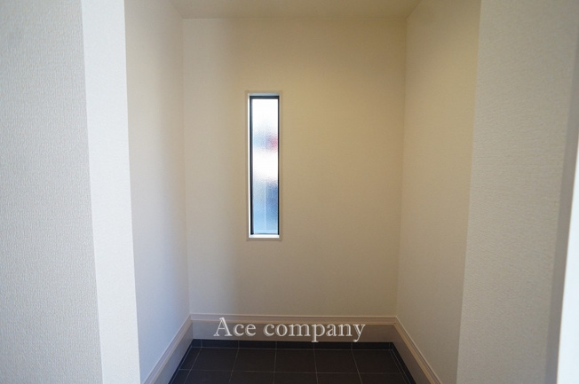 【収納】 | 東大阪市大蓮北4丁目　【5号棟/全5棟】 | 玄関ホール内の収納スペース、大容量です！